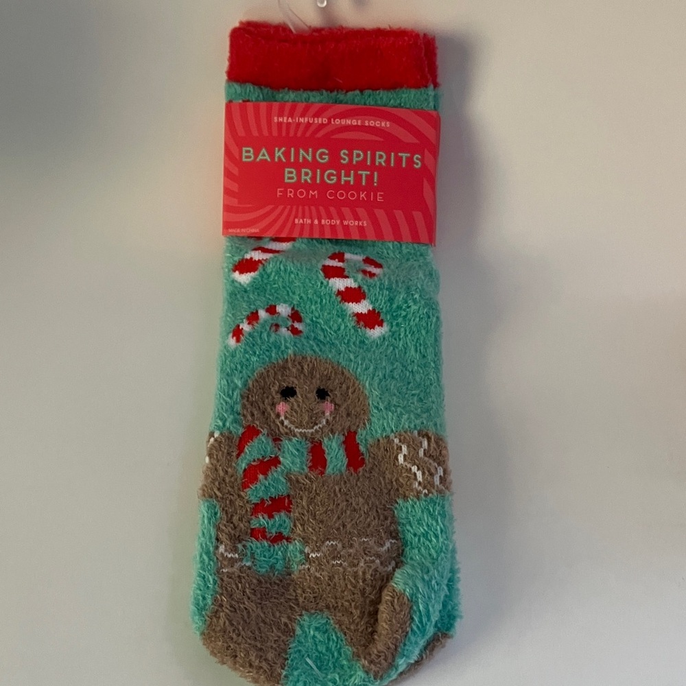 NEW Bath & Body Works Fuzzy Holiday Socks One Size
